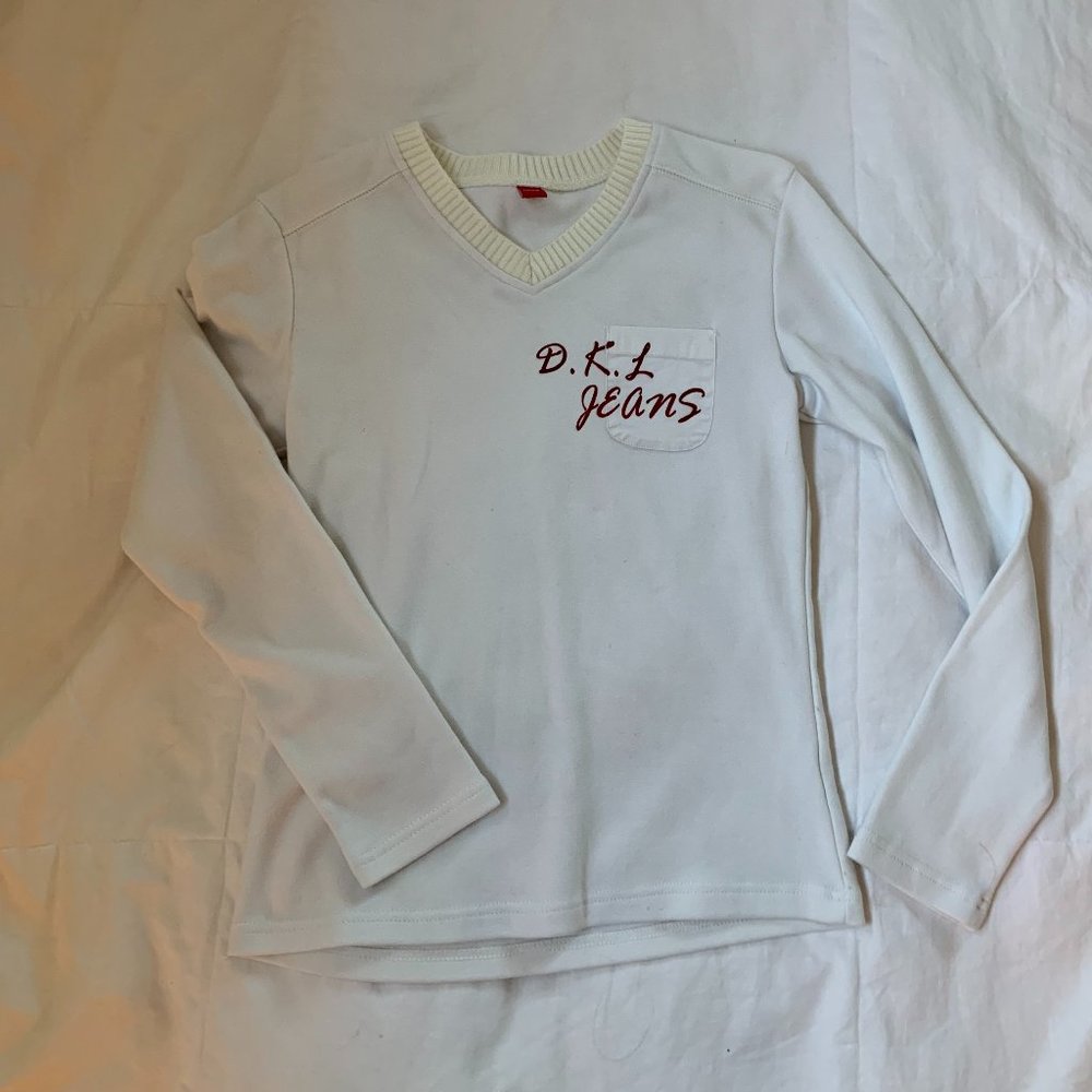 DikaLu white sweater